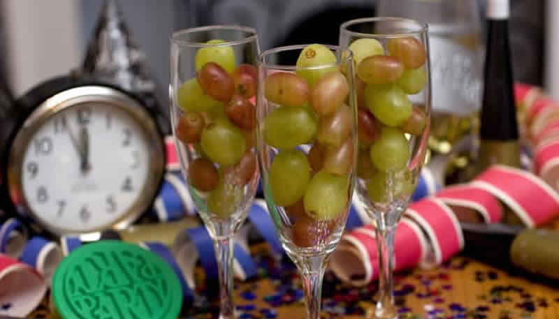 Why do we eat 12 grapes on New Year's Eve?